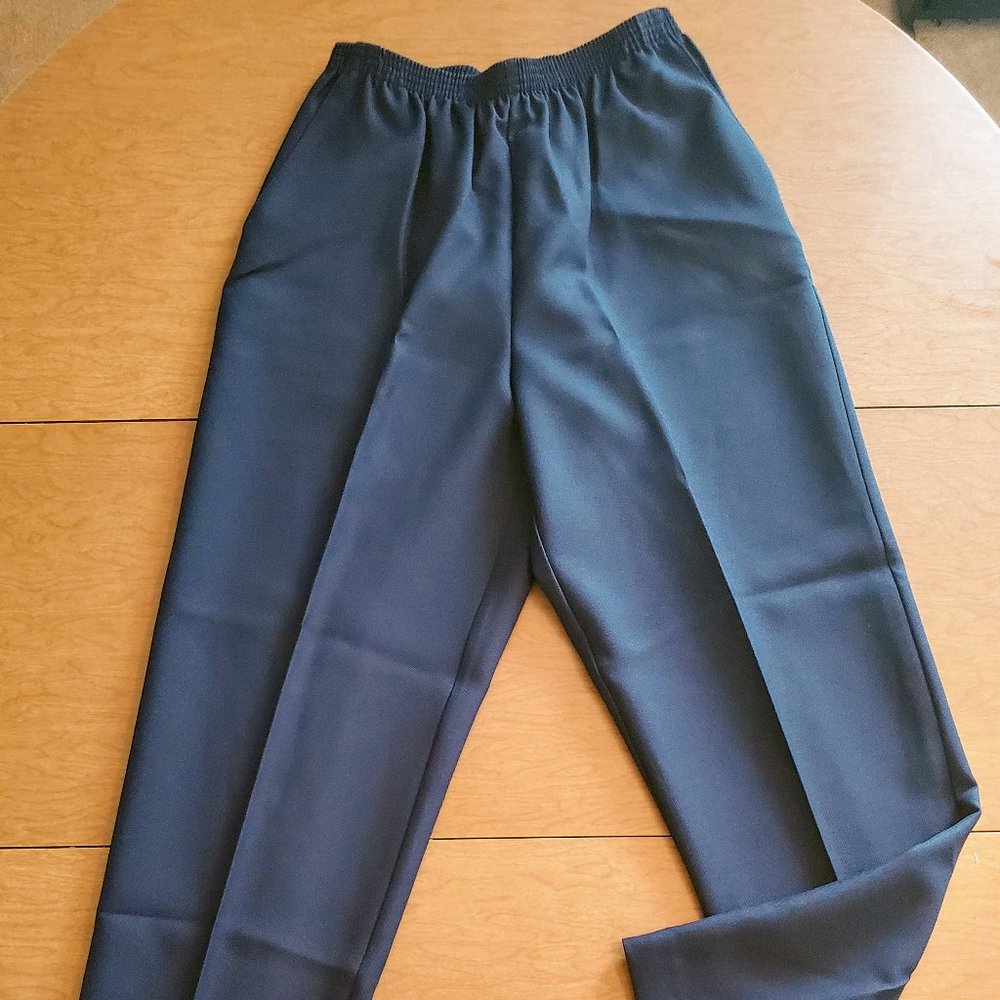 NWT! Alfred Dunner Classics Twill Pant - Size 12